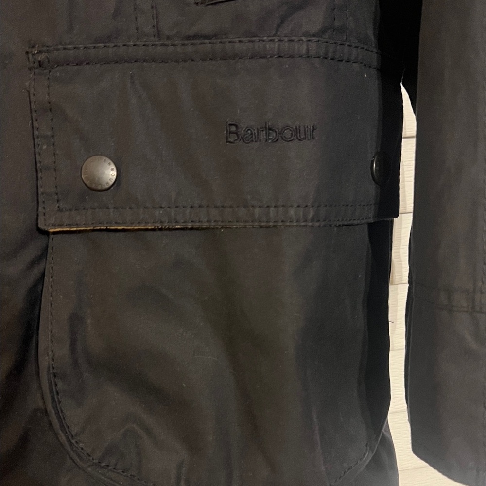 Barbour Women’s Classic Beadnell Wax Jacket - Picture 2 of 4